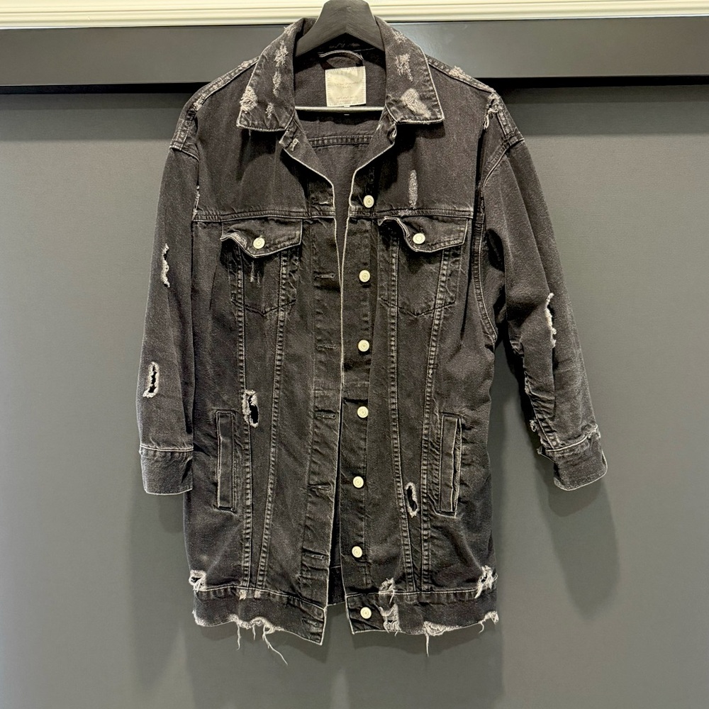 BLACK DISTRESSED DENIM JACKET